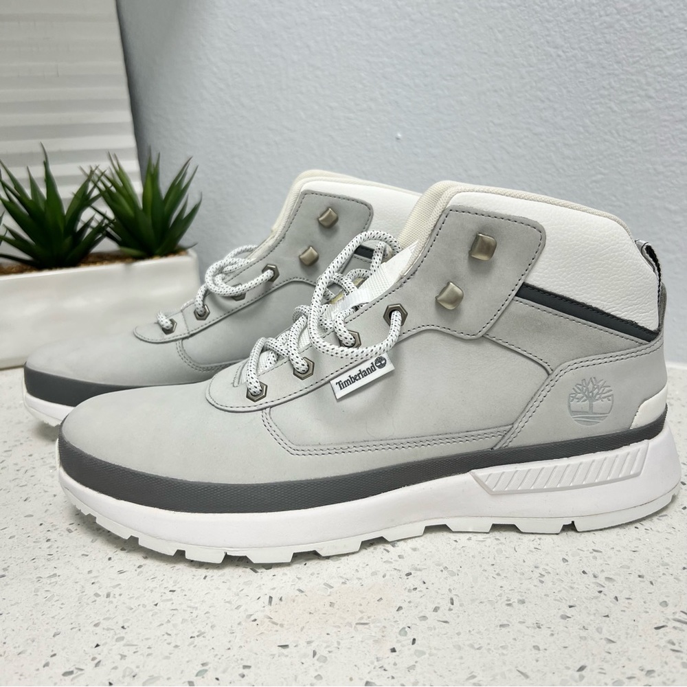 NWOT Timberland Field Trekker Mid Boots SZ 11